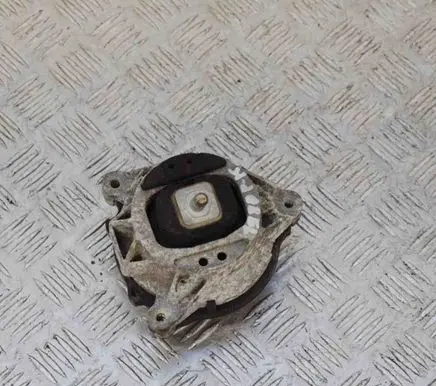 BMW 3 GT F34 Engine mount bracket 6787657