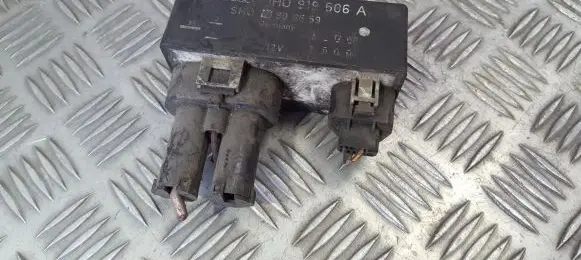 Volkswagen Golf III Coolant fan relay 1H0919506A 898659