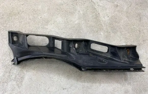 Volkswagen PASSAT B6 Front bumper mounting bracket 3C0807889