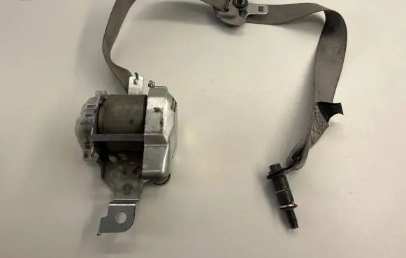 KIA Carens II Front seatbelt