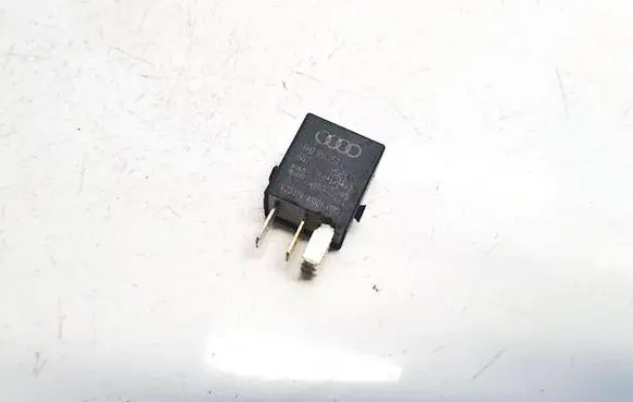 Volkswagen PASSAT B7 Other relay 4h0951253c 646
