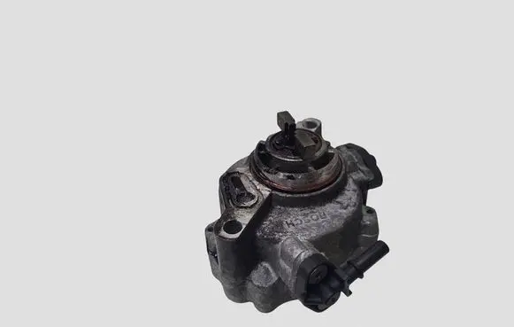 Volvo V40 Vacuum pump 9804021880