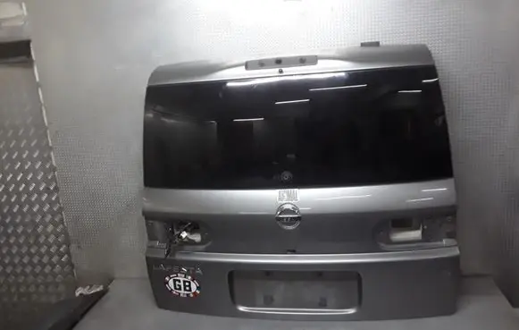 Nissan Prairie Tailgate/trunk/boot lid
