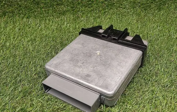 Ford Mondeo Mk III Engine control unit/module ECU 1S7F12A650LE Q25CQ8MFMFBF CCAD1D10