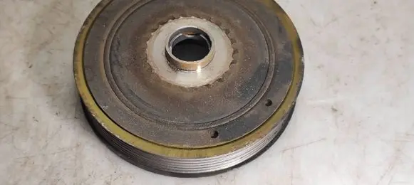 Renault Megane II Crankshaft pulley 523072