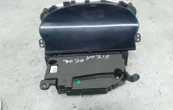 Toyota Yaris Speedometer (instrument cluster) 21655864-5