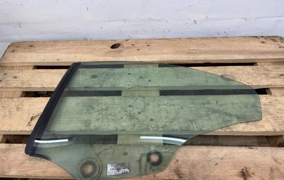 BMW 3 E92 E93 Rear door window glass 51377128385 7128385