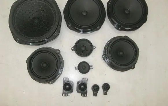Audi A8 S8 D5 High frequency speaker in the rear doors 
