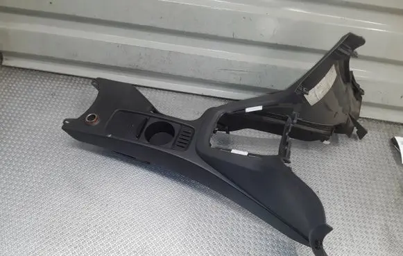 Ford C-MAX I Center console 