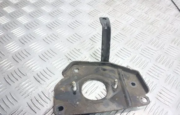 Peugeot 308 Engine mounting bracket 9658252780