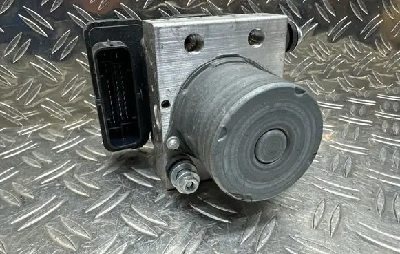 Renault Zoe ABS Pump 476608195R 970398 22061035091