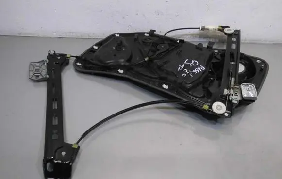 Volkswagen PASSAT CC Front window lifting mechanism without motor