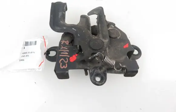 Toyota Yaris Engine bonnet/hood lock/catch 