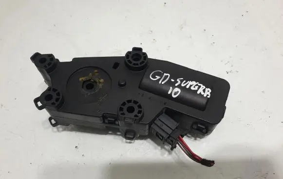 Skoda Superb B6 (3T) Loading door lock 3T0827300B