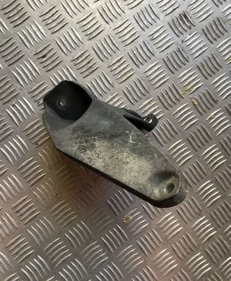 Audi A6 S6 C6 4F Engine mounting bracket 4F0199307N 4F0199307