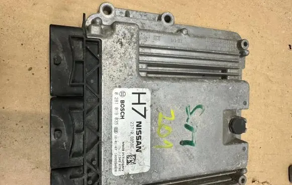 Nissan Qashqai Engine ECU kit and lock set 23710BB58E