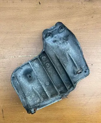 BMW 3 E92 E93 A/C compressor mount bracket 7556836 64557556836