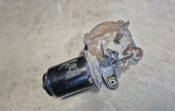Mitsubishi L200 Wiper motor