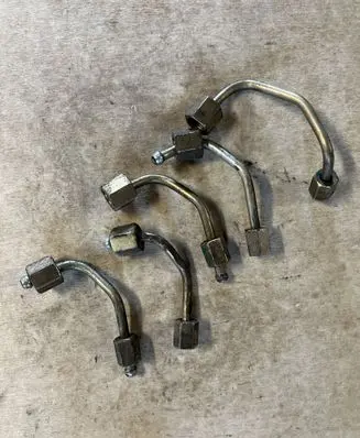 Fuel injector supply line/pipe