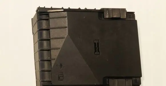 Volkswagen PASSAT CC Fuse box cover 1K0937132F