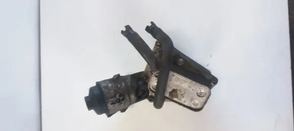 Opel Zafira B Oil filter mounting bracket 5989070231