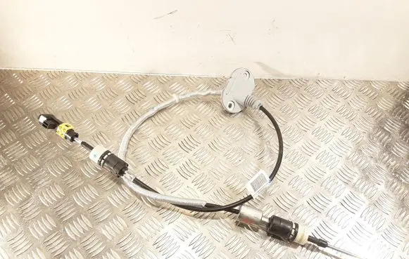 Volvo S60 Gear shift cable linkage 31492811