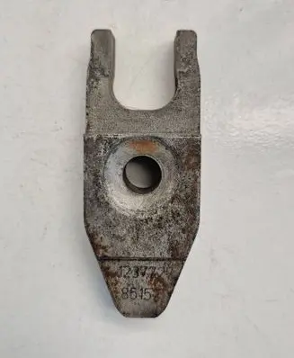 Opel Insignia B Fuel Injector clamp holder 85152 1237727
