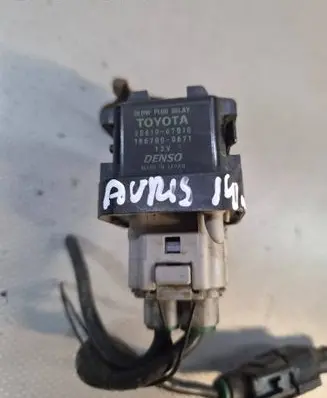 Toyota Auris E180 Glow plug pre-heat relay 2861067010 1567000671