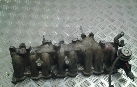 Toyota Hilux (AN10, AN20, AN30) Intake manifold