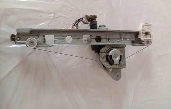 Renault Megane II Front door window regulator with motor 789987