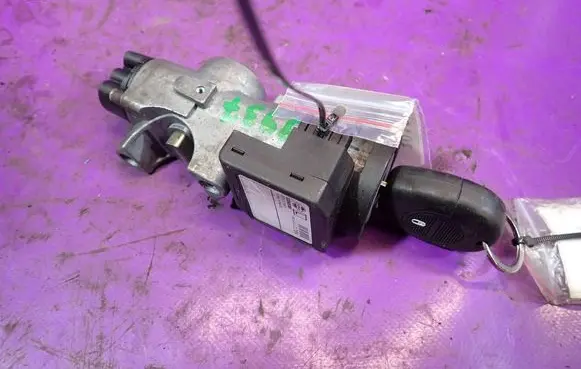 Nissan Almera Tino Ignition lock 