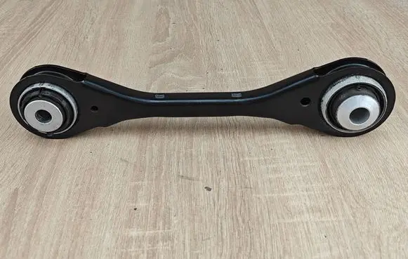 BMW X6 G06 Rear control arm 6878017 6878019