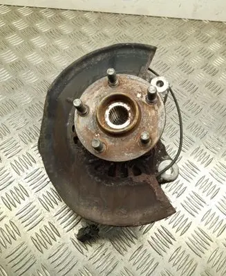 Lexus CT 200H Front wheel hub