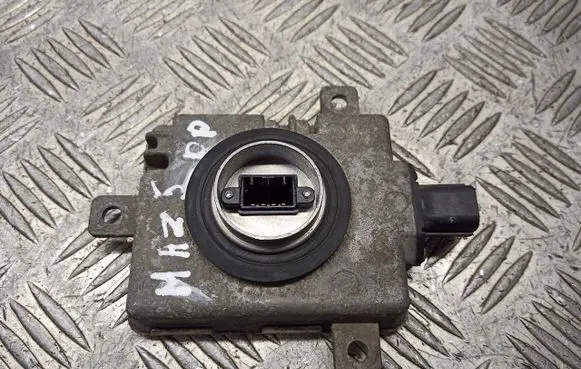 Mazda 5 Xenon control unit/module W3T15671