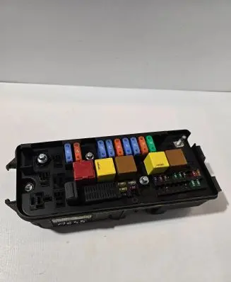 Opel Signum Fuse module 13144709 519066013 00114427
