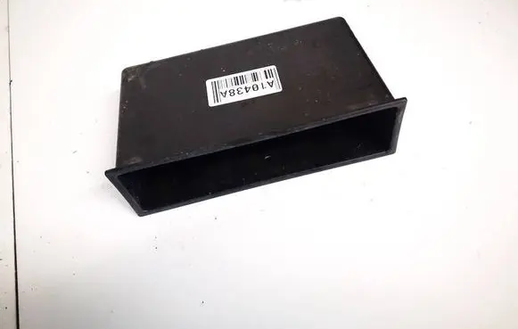 Volkswagen Golf V Glove box