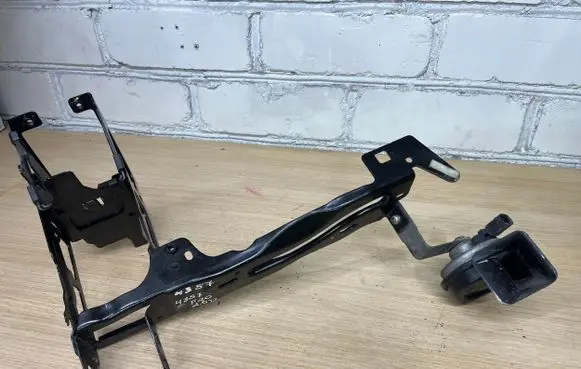 BMW 1 F20 F21 Headlight/headlamp mounting bracket 17023811 KA988540803 DX54DZ140MB0
