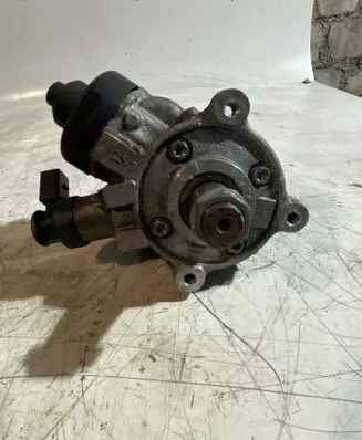 Audi A6 S6 C7 4G Fuel injection high pressure pump 04L130755E 0445010538
