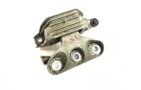 Chevrolet Malibu Engine mount bracket V07433 22019013 V07481