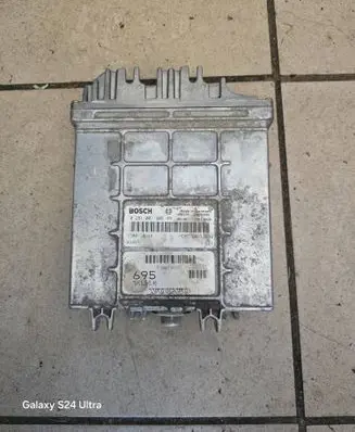 Volvo S40, V40 Engine control unit/module 0281001906 P30613695 7700110648