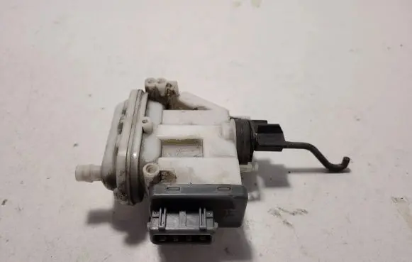 Volkswagen PASSAT B4 Central locking motor 3A0862153B