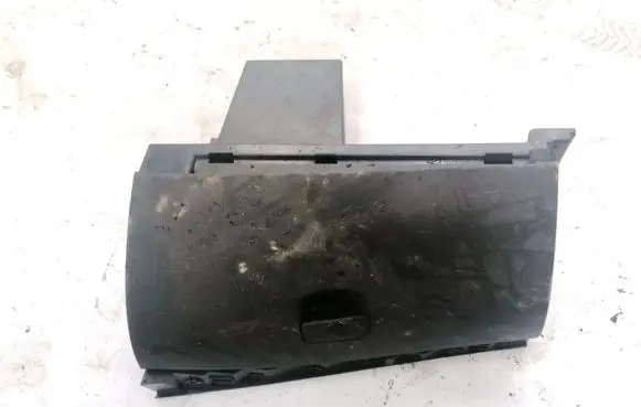 Renault Megane III Glove box