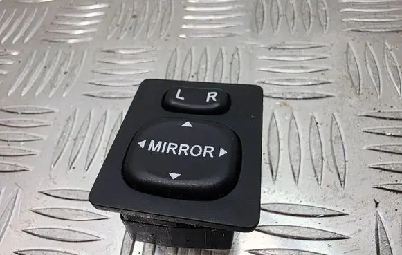 Mitsubishi L200 Wing mirror switch