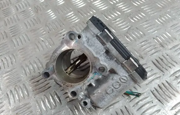 Nissan Qashqai Throttle valve 8200330810 02500 0180590078