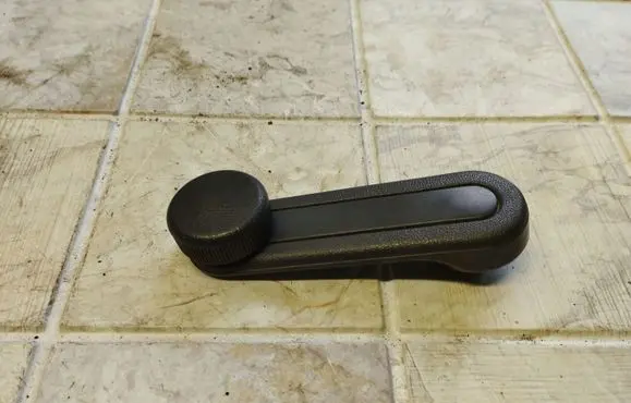 Toyota Corolla Verso E121 Rear door window winding handle 