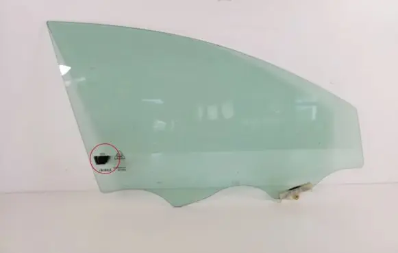 KIA Xceed Front door window glass four-door