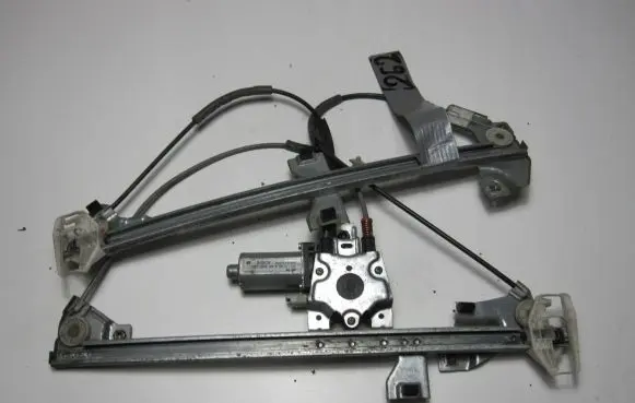 Peugeot 106 Front door window regulator with motor