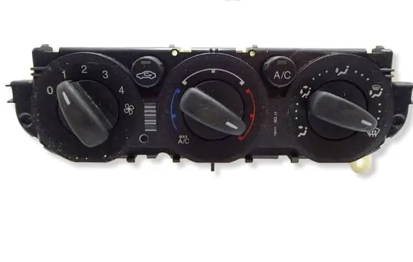 Ford Focus Climate control unit CJ5T19980AK E1075533 13041911