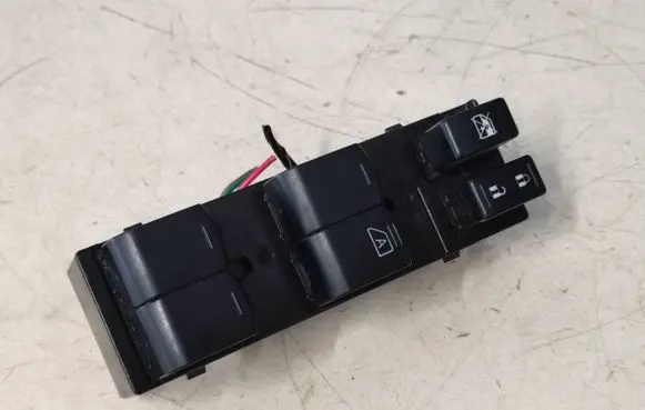 Subaru XV Electric window control switch 157587