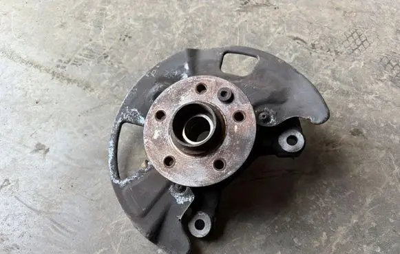 Volkswagen Crafter Front wheel hub spindle knuckle 2N0258B
